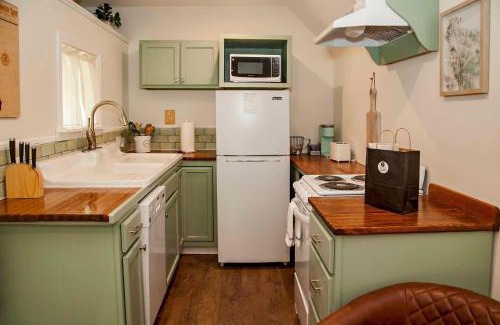 Hammondsport Apartment | Lil Hickory