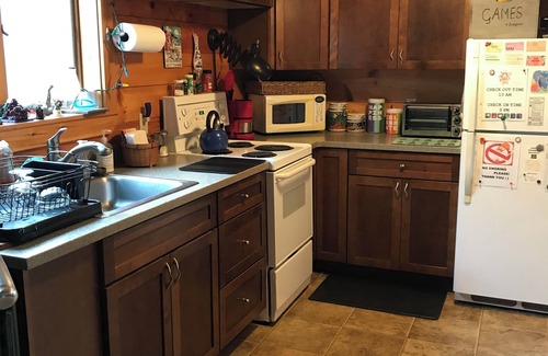 Camp Ellis Cottage | Idyllic Lil House: Oceanfront Cottage, Pet Friendly & Rated 9.6