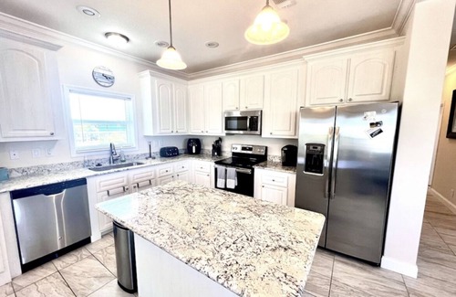 Little Torch Key House | Discover LiL Piece of Paradise with Private Pool & Breakfast