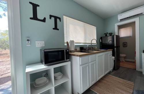 Marble Falls House | Pet-Friendly Retreat: Lil’ Toddy @ Dry Creek Awaits You!