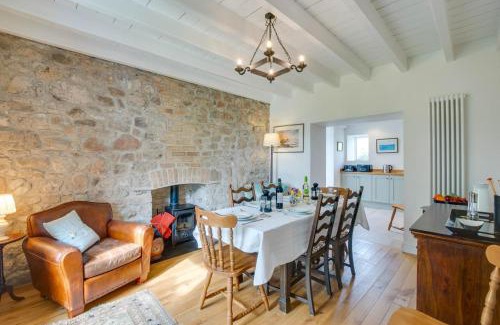 Port-Eynon House | Pet-Friendly Retreat at Lilac House - Guest Rated 9/10