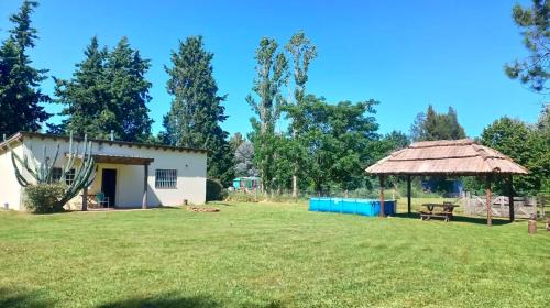 Exaltacion de la Cruz House | Discover Liland: Pet-Friendly Hotel with Pool Access