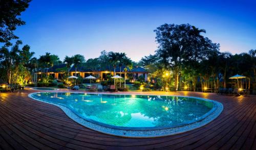Nong Nam Daeng Resort | Relax at Lilawalai Resort with Pool and Oceanfront Views
