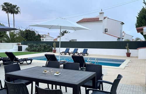 Castelo Villa | Pet-Friendly Oasis at Lili by Check-in Portugal – Rated 10/10