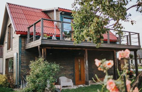 Engure House | Guest Rated 9.7: Lilia with Oceanfront Views & Dining