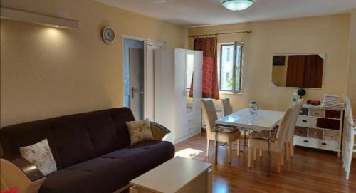 Bijeli do Apartment | Kid-Friendly Stay at Lilian Apartments - Rated 9.2/10