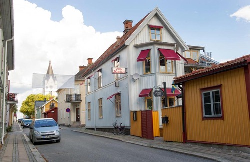 Nora Hotel | Exceptional Lilla Hotellet i Nora with Breakfast & Hot Tub