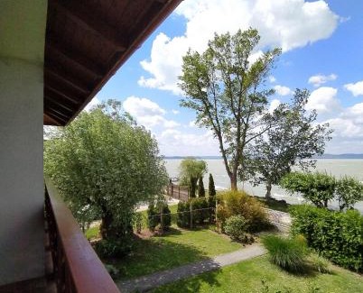 Siofok House | Experience Lilla Villa: 4-Star Family-Friendly Beach Retreat