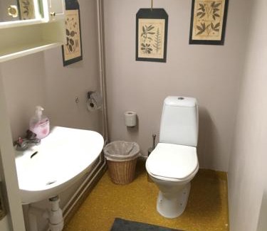 Borlange Municipality Apartment | Discover Lilla Vrån: Family and Pet-Friendly Retreat