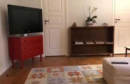 Osthammar House | Escape to LillBoda: Family-Friendly Retreat by the Lake