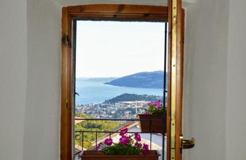 Vignone Apartment | Explore Lilli Lago: Guest Rated 9.2/10 for Your Stay