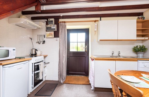 Penryn Cottage | Discover Lilliput in Mabe: Breathtaking Countryside Views