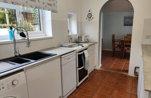 Shipton Gorge Cottage | Discover LILLIPUT: Pet-Friendly Retreat with Garden Oasis