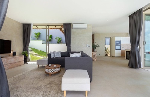 Bophut Hills Villa | Discover Lilly Belle: 4-Star Retreat with Pool & Dining