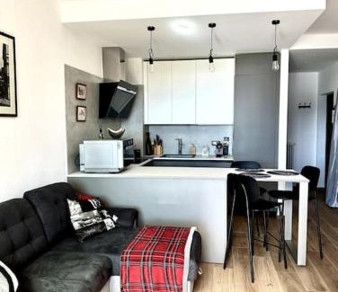 Calde Apartment | Discover Lilly del Lago Maggiore with Private Beach Access