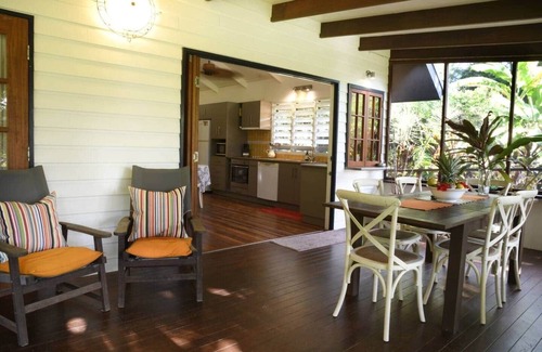 Mission Beach House | Tranquility Rainforest: Guest Rated 10/10 with Spa & Pool