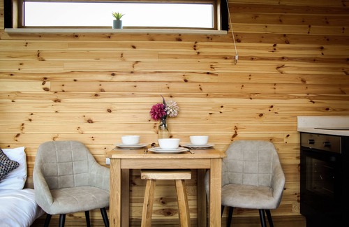 St Harmon Cabin | Experience Lily: A Cozy Shepherd's Hut with Hot Tub