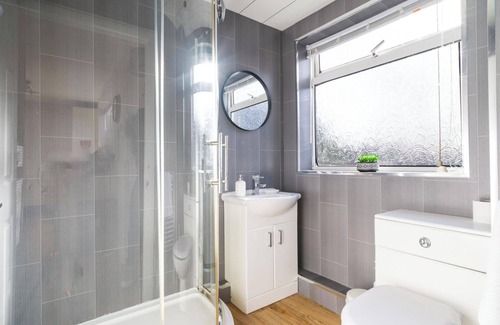 Bedlington Apartment | Inviting Lily Apartment 2 - Ideal Family Stay in Bedlington