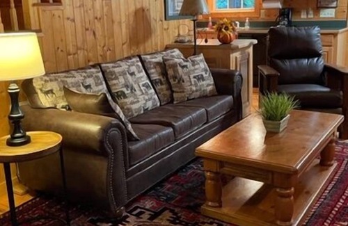 Blairsville Cabin | Lily At Blairsville 2 Bedroom Cabin by Redawning
