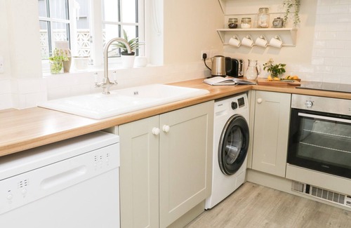 Sheriff Hutton Cottage | LILY COTTAGE, pet friendly, luxury holiday cottage in Sheriff Hutton