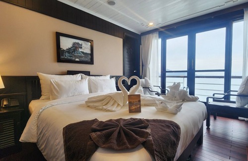Cat Hai Hotel | Experience Comfort at Lily Cruise with Pool & Spa Amenities