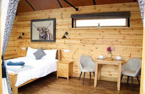 St Harmon House | Discover Lily: Pet & Child Friendly with Perfect 10 Rating