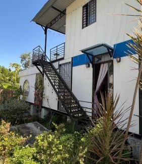 Duong Minh Chau House | Welcoming Lily Homestay BaDen: Pet-Friendly Retreat