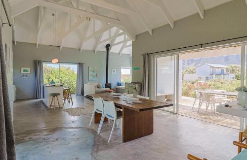 Betty's Bay House | Lily House
