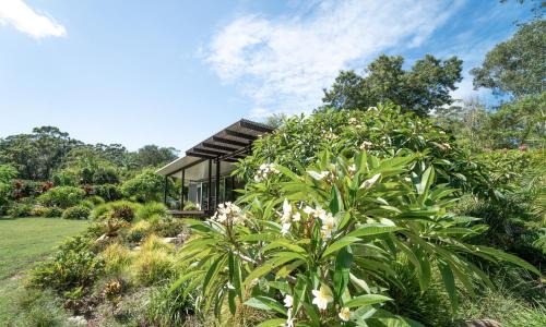 Skinners Shoot Villa | Oceanfront Bliss at Lily Pad, Byron Bay - Guest Rated 9.8