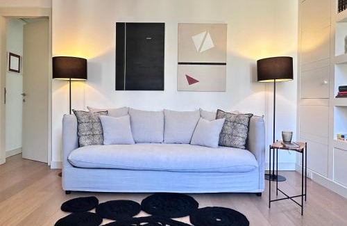 Porta Vittoria Apartment | Elegant Lily Pads Apartment in City Center - Guest Rated 9.6