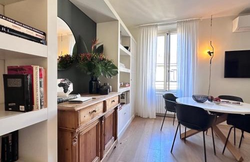 Porta Vittoria Apartment | Elegant Lily Pads Apartment in City Center - Guest Rated 9.6