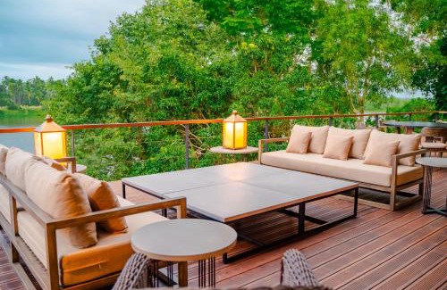 Ilukgoda Villa | Experience Oceanfront Bliss at Lily Pod Hotel