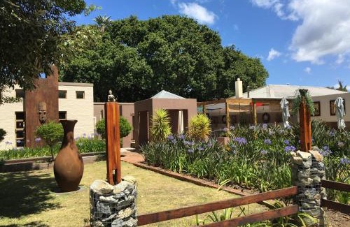 Die Barakke House | Relax at Lily Pond Country Lodge: 4-Star Guest Favorite