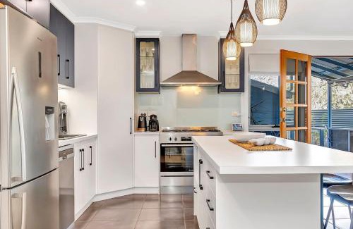 McLaren Vale House | Discover Family Comfort at Lily-Rose Cottage, McLaren Vale