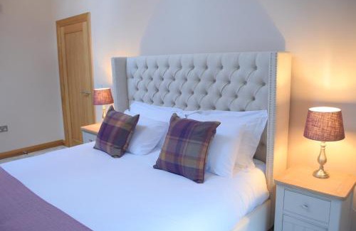 Broadway Apartment | Discover the Elegance of Lily Rose Cottage - Rated 9.7/10