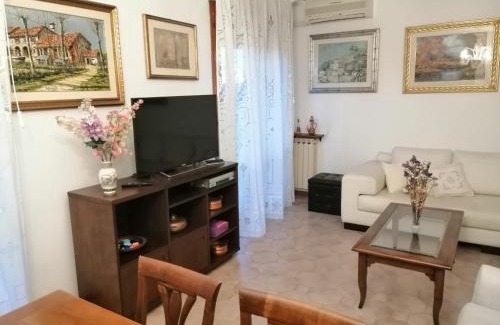 Favaro Veneto Apartment | Discover Lily Rose House: Pet-Friendly Escape with 9.6 Rating
