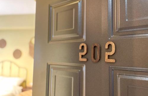 Zhushan Apartment | Family-Friendly Getaway at Lily's House - Rated 9/10