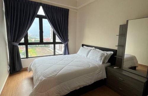 Central District Apartment | Elegant Lily Suite with City & Sea Views Near Pool