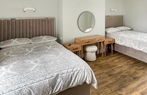Lanchester House | Lilydale Retreat: Family and Pet-Friendly Getaway