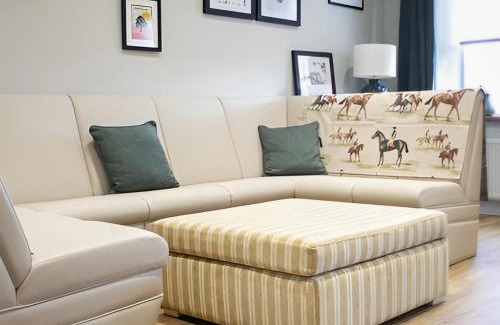 Lanchester House | Lilydale Retreat: Family and Pet-Friendly Getaway