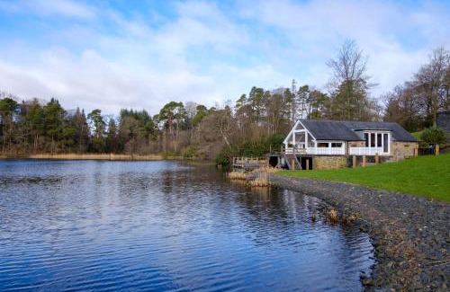 Killington House | Discover Lilymere Boat House: 4-Star Guest Rated Escape