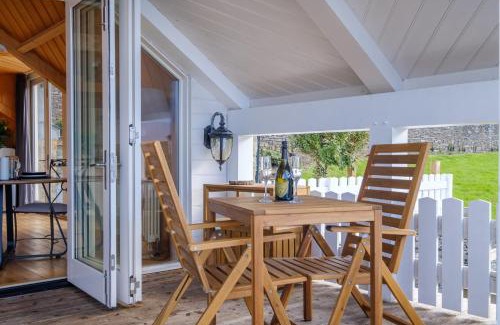 Killington House | Discover Lilymere Boat House: 4-Star Guest Rated Escape