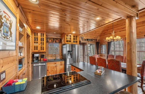 Saugatuck Villa | Lilypad "Dock on Goshorn Lake, Pool,town!"