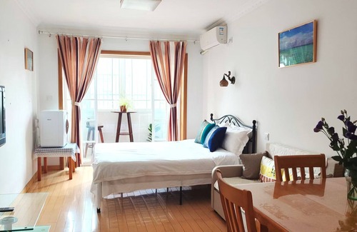 Jing'an Apartment | Lilys home Jingan Temple