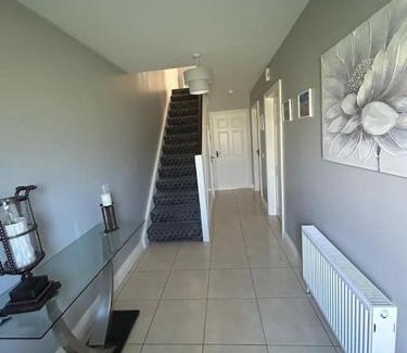 Buncrana House | Family-Friendly Stay at Lily’s Town House - Guest Rated 9.8