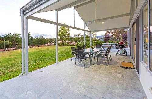 Yallingup House | Lilywood - Minutes from Wineries and Yallingup Beach