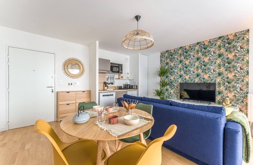 Dobree-Bon Port Apartment | Convenient Lima Apartment Near Nantes Island with Spa & Kitchen