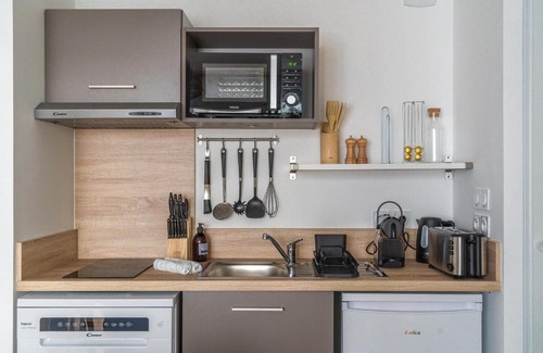 Dobree-Bon Port Apartment | Convenient Lima Apartment Near the Island of Nantes