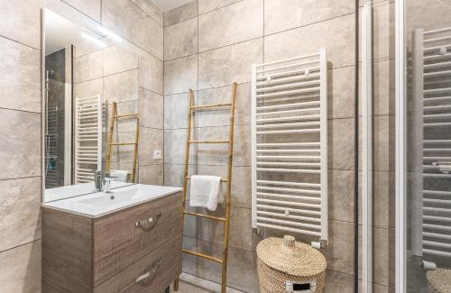 Dobree-Bon Port Apartment | Convenient Lima Apartment Near the Island of Nantes