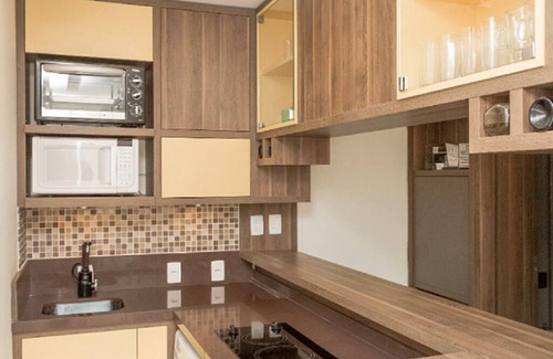 Cidade Baixa Apartment | Experience Lima e Silva: Cozy Apartment with Spa & Kitchen